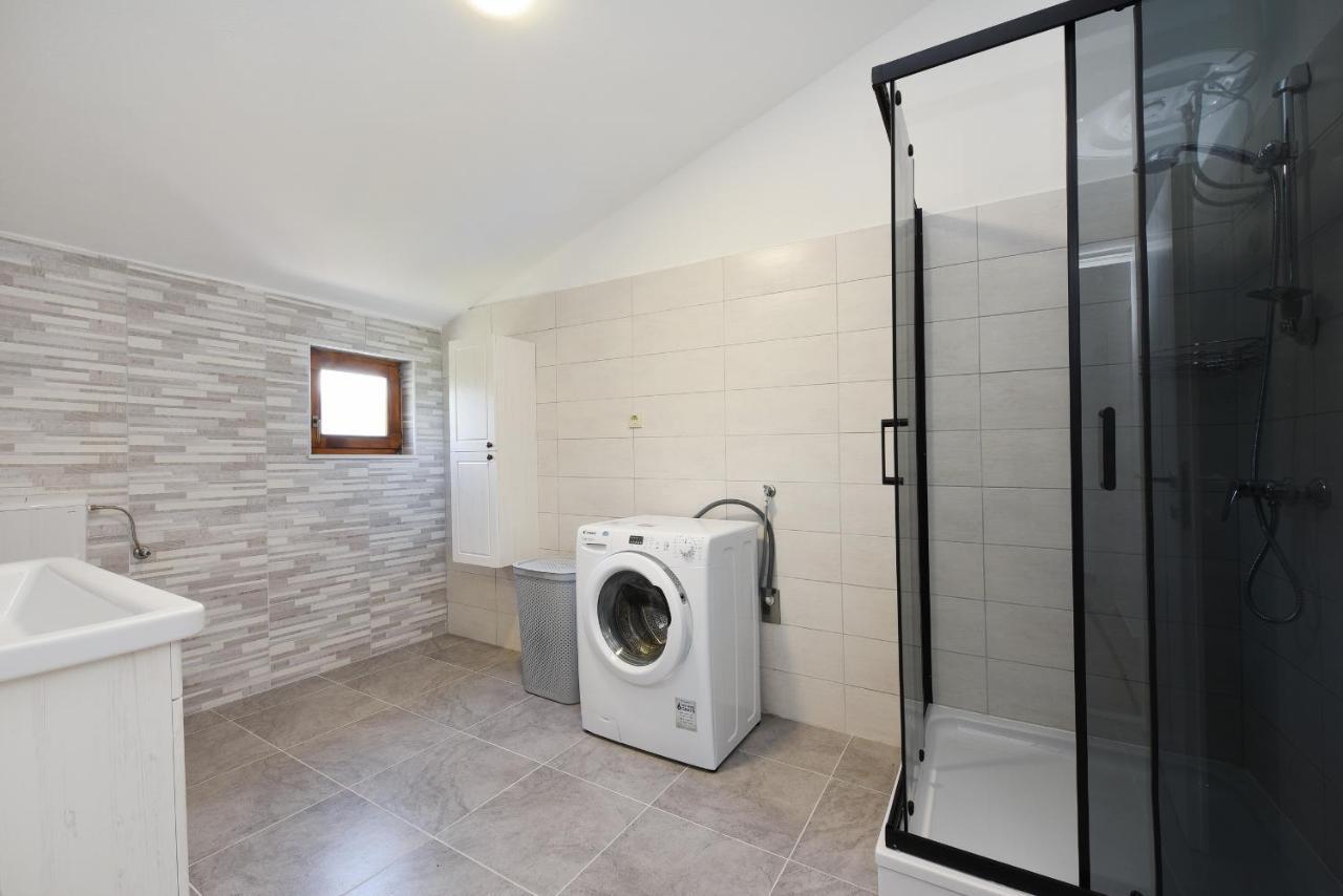 Apartman Magas With Private Pool Vinjerac Esterno foto